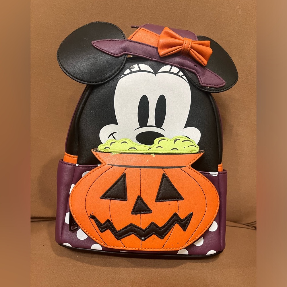 NWT MINNIE MOUSE HALLOWEEN CAULDRON STYLE LOUNGEFLY BAG
